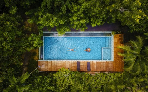 piscine coque: guide ultime pour choisir et installer votre oasis de détente